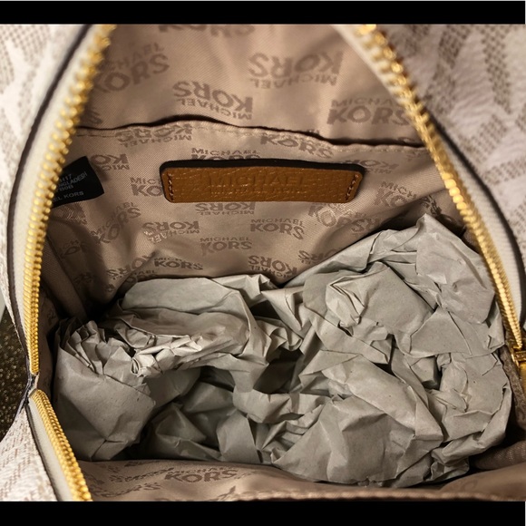 Last one🔥 Michael Kors Abbey XS Backpack - Picture 7 of 8